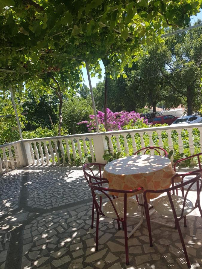 Sobe I Apartmani Marovic Petrovac Exterior foto