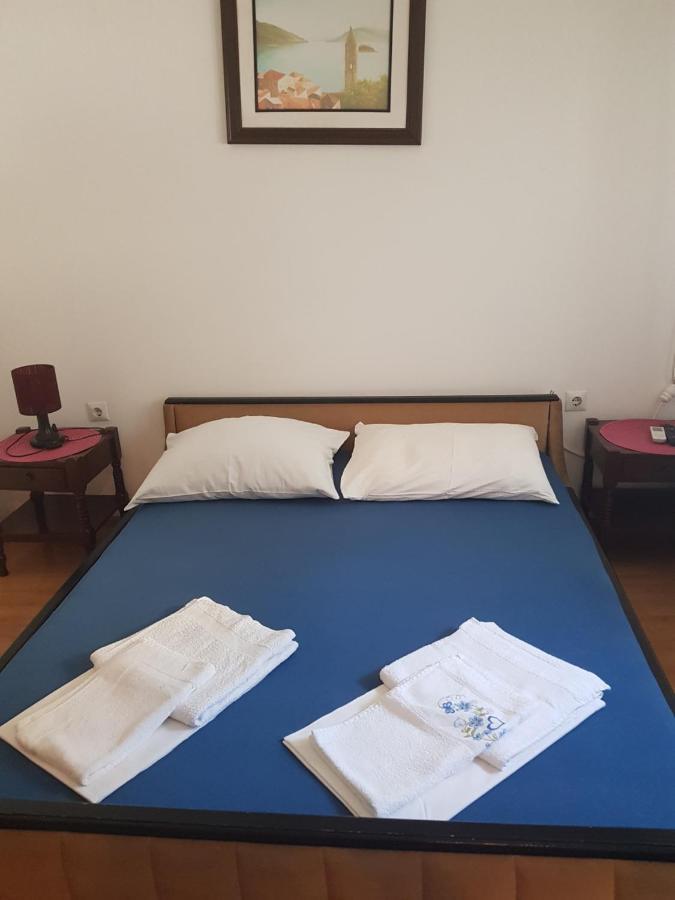 Sobe I Apartmani Marovic Petrovac Exterior foto