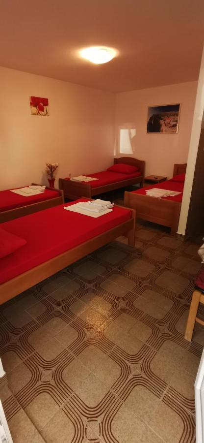Sobe I Apartmani Marovic Petrovac Exterior foto