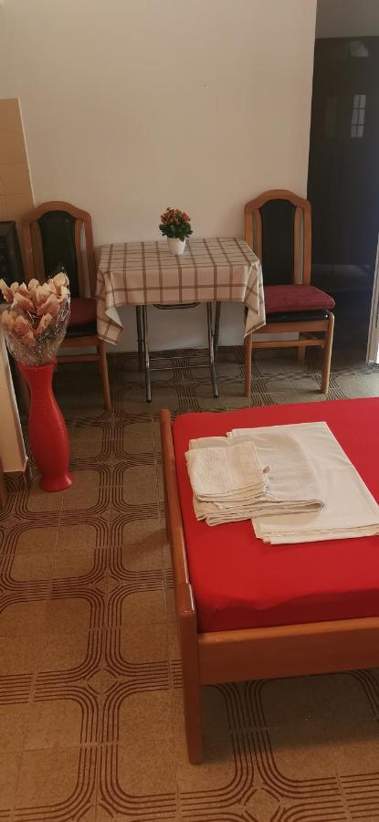 Sobe I Apartmani Marovic Petrovac Exterior foto