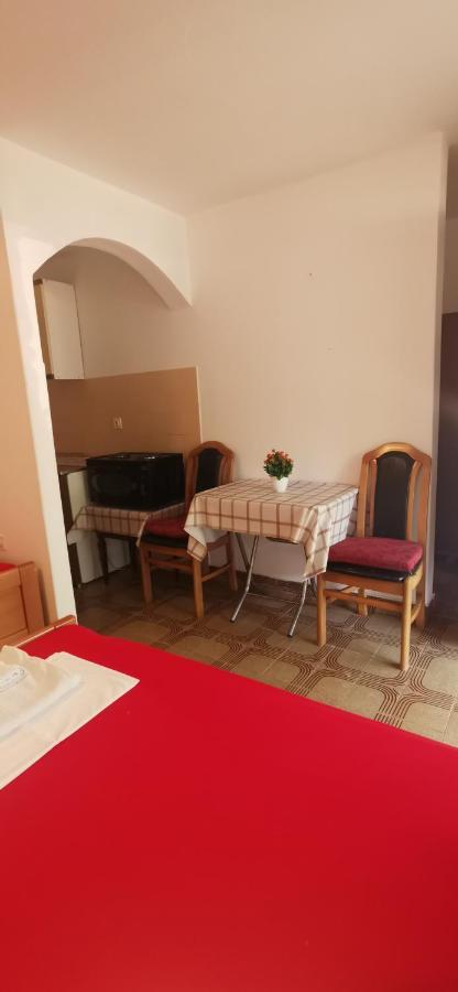 Sobe I Apartmani Marovic Petrovac Exterior foto