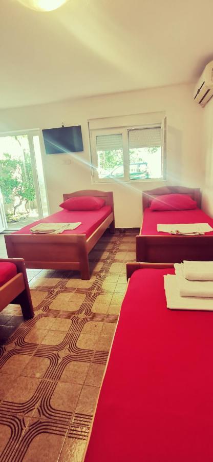 Sobe I Apartmani Marovic Petrovac Exterior foto